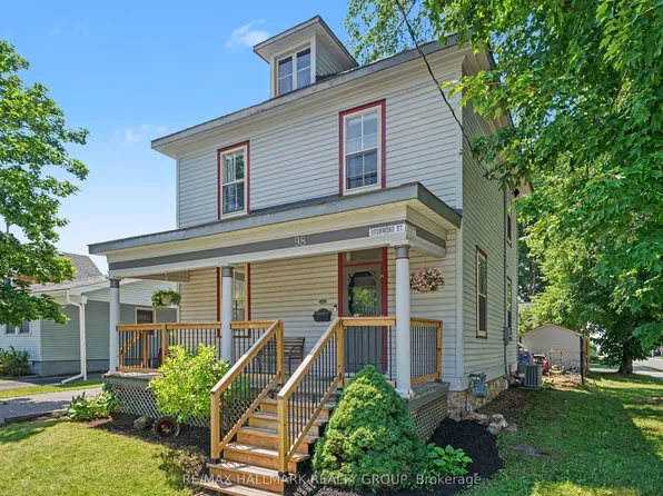 98 Drummond St E, Perth, ON K7H 1H1