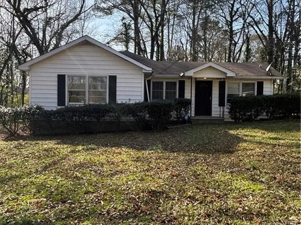 1027 N Born Rd, Stone Mountain, GA 30088