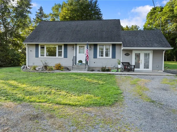 7336 Wheatley Rd, East Syracuse, NY 13057