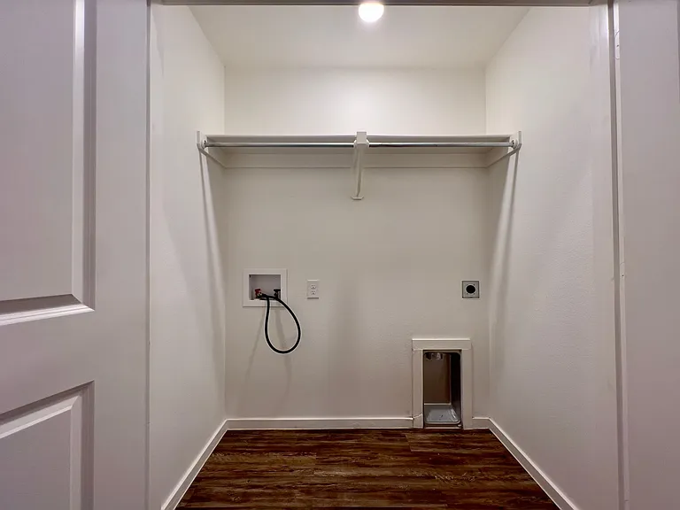 2118 N Avenue K #B — Photo 19