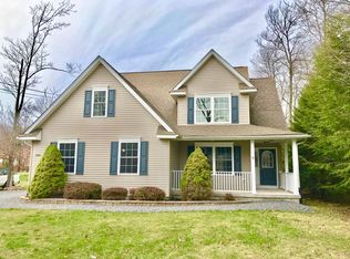 8148 Mayfair Rd, Tobyhanna, PA 18466