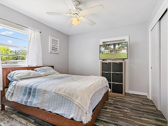 4th image of 424 Oceanwood Dr