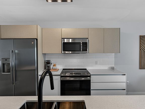 3rd image of 2535 NE 193rd Street #3203