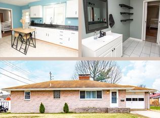 702 Berry Rd, Wood River, IL 62095