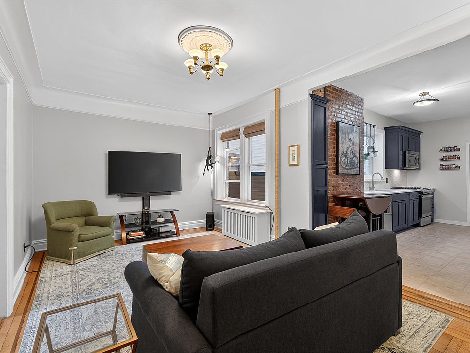 1st image of 51 Mercer St APT 1