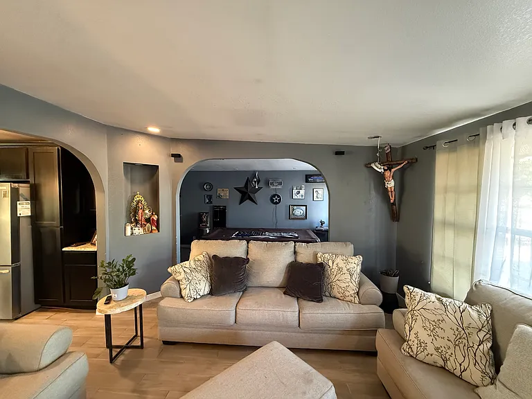 10443 Kendall St — Photo 3