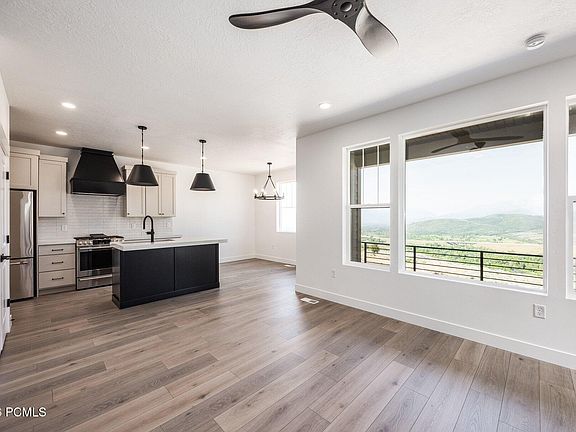 2nd image of 6021 N Fairview Dr