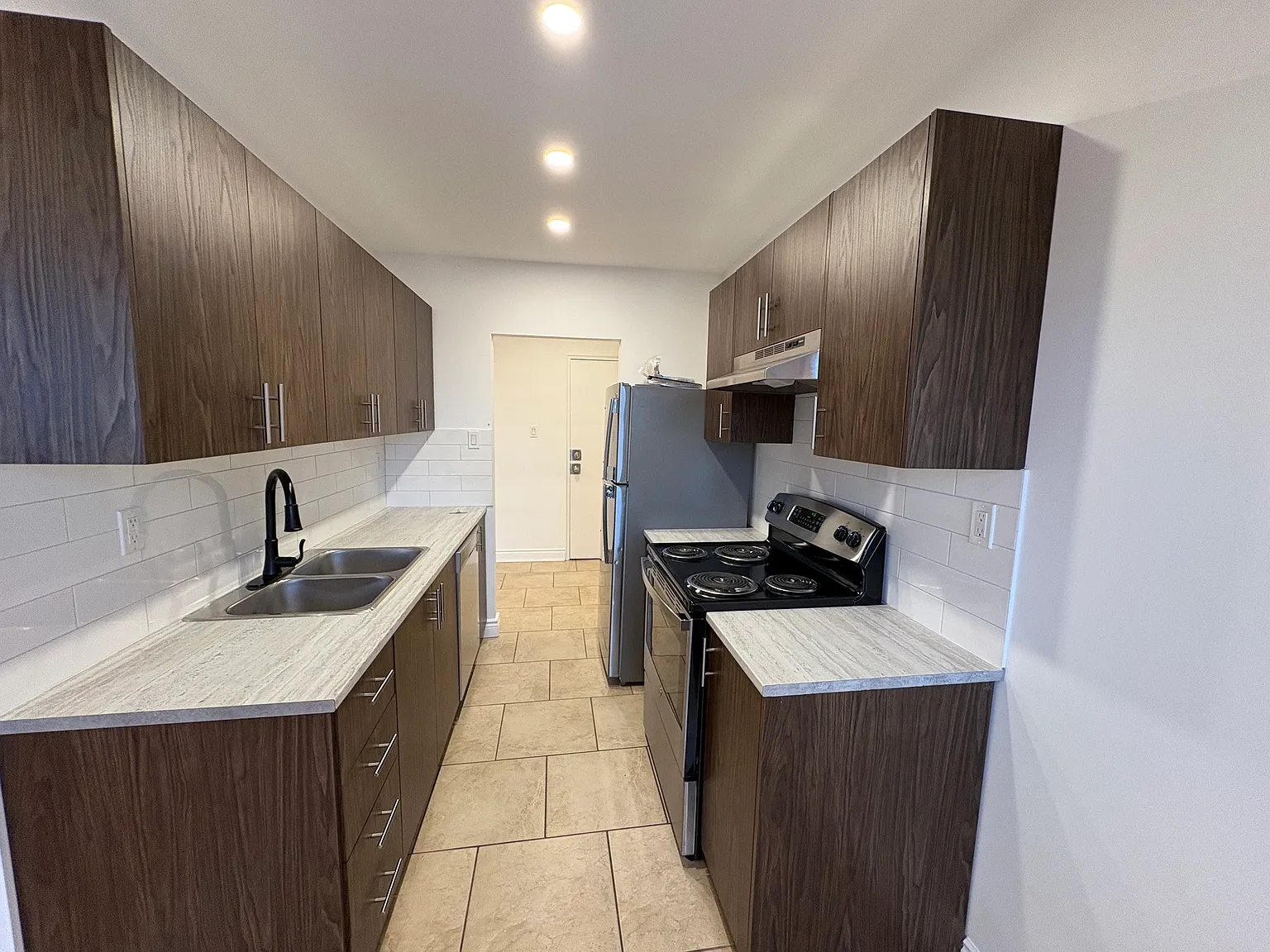 Spacious 2 Bedroom Unit with Balcony — Photo 3