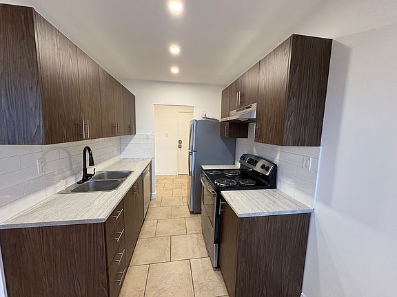 3rd image of 21 Balmoral Ave S #304