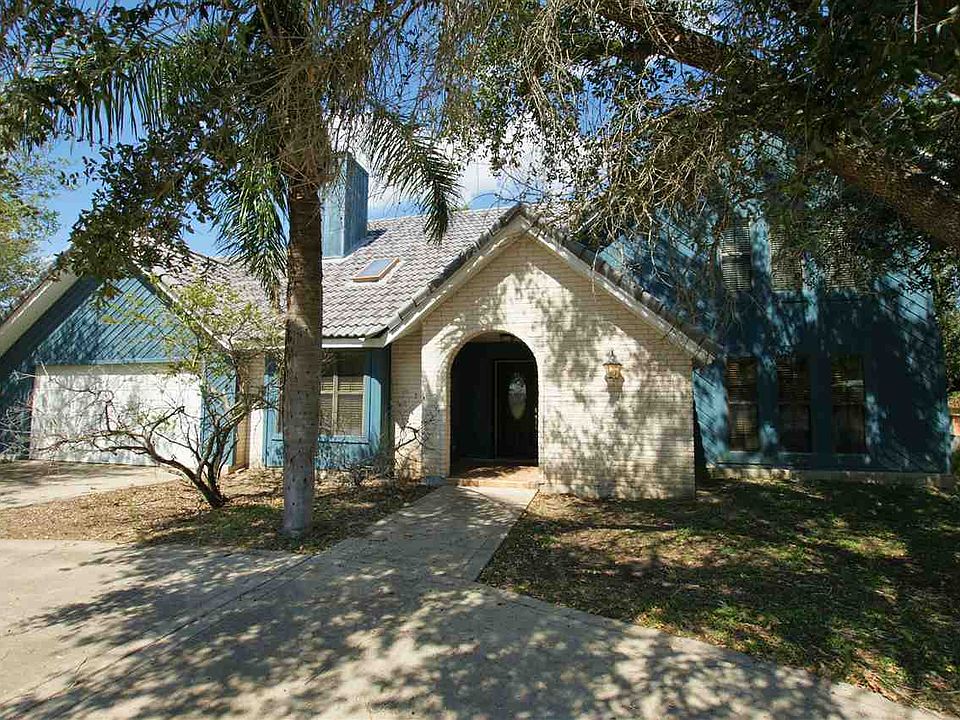 1st image of 112 Flores Dr