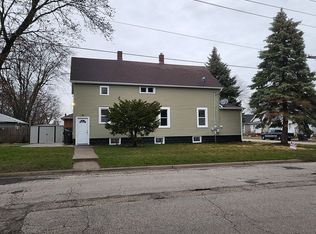 52 Wisconsin Ave, Waukegan, IL 60085