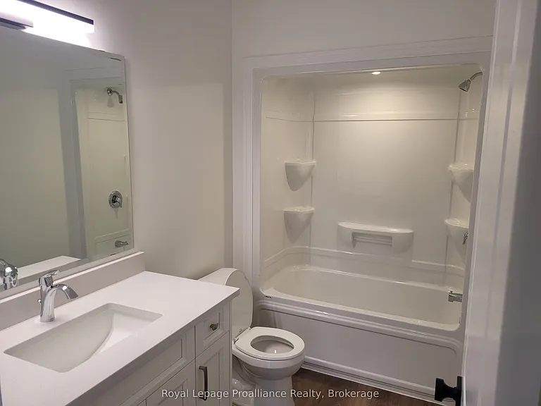 15 Bay St #3 — Photo 6