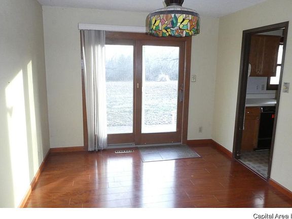 4th image of 808 W Miller Dr