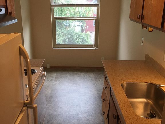 3rd image of 3838 S Edmunds St