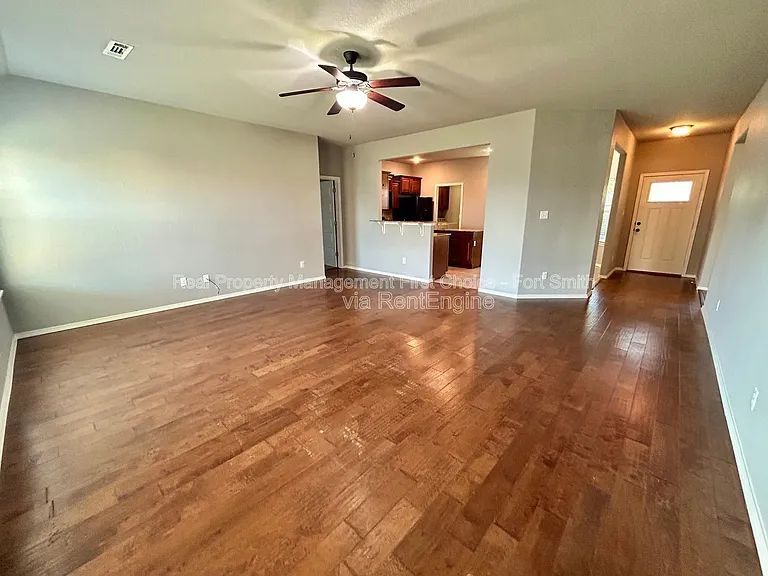 423 Ridge Point Dr — Photo 10
