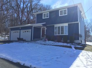 4 Fern Oval E, Orangeburg, NY 10962
