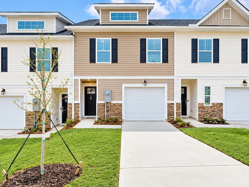 208 Winding Chestnut Dr