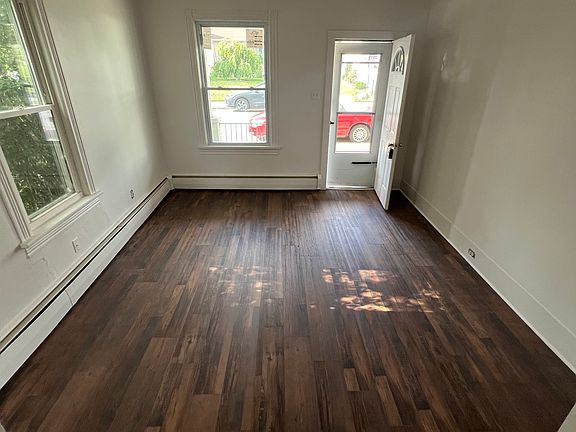 3rd image of 755 Spruce St