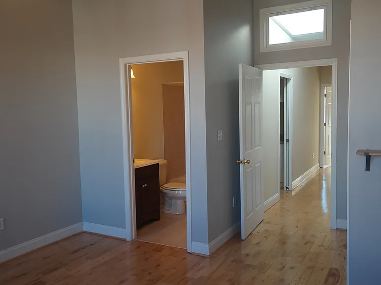 132 N Linwood Ave — Photo 9