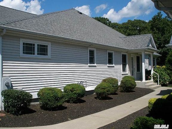 2nd image of 27 White Oak Ct