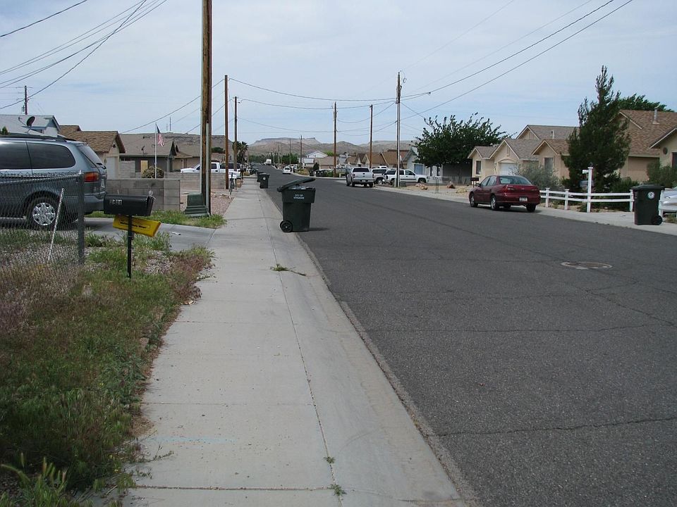 2nd image of 2828 Simms Ave