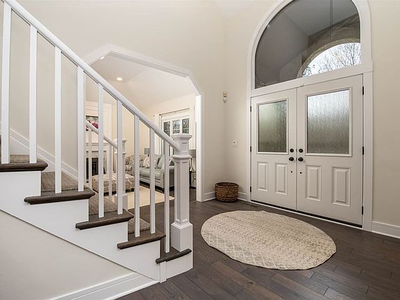 4th image of 5303 Parliament Pl