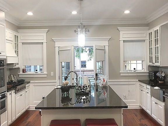 3rd image of 192 Lexington Ave