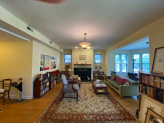 2nd image of 1327 W Greenleaf Ave APT 1W