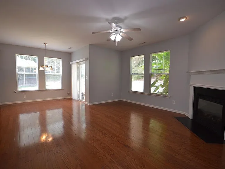1507 Hinchliff Ct — Photo 14