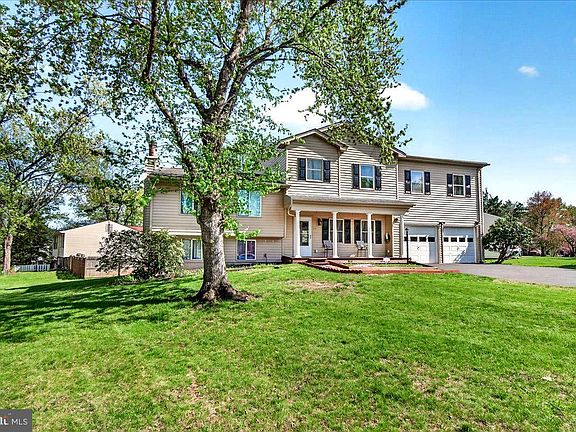 2nd image of 17628 Collier Cir
