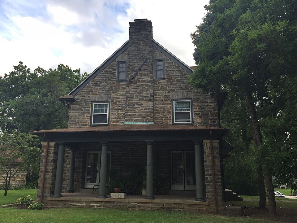 2nd image of 620 E Vernon Rd