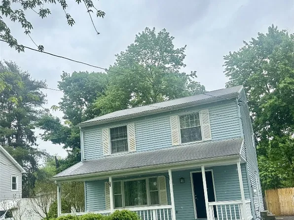 214 Ardmore St, Endicott, NY 13760