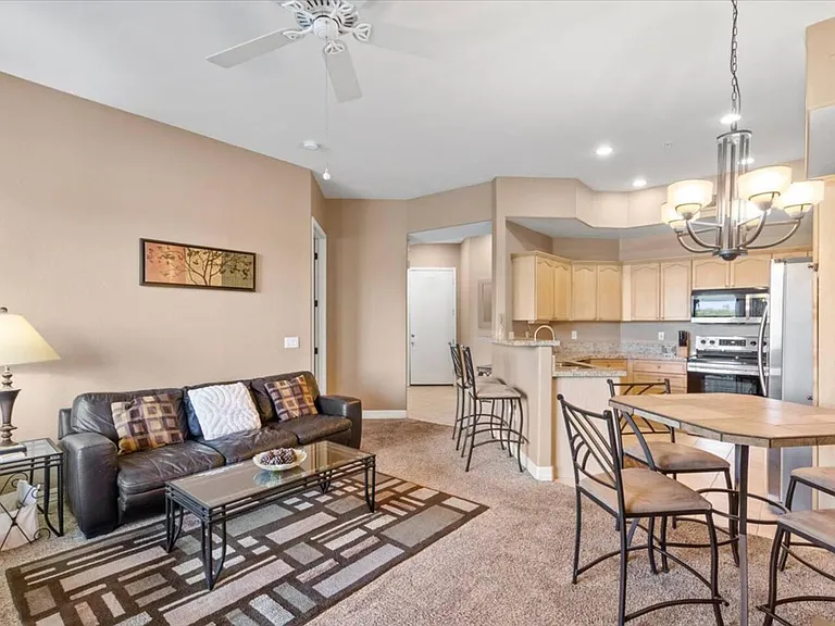 3800 S Cantabria Cir #1040 — Photo 9