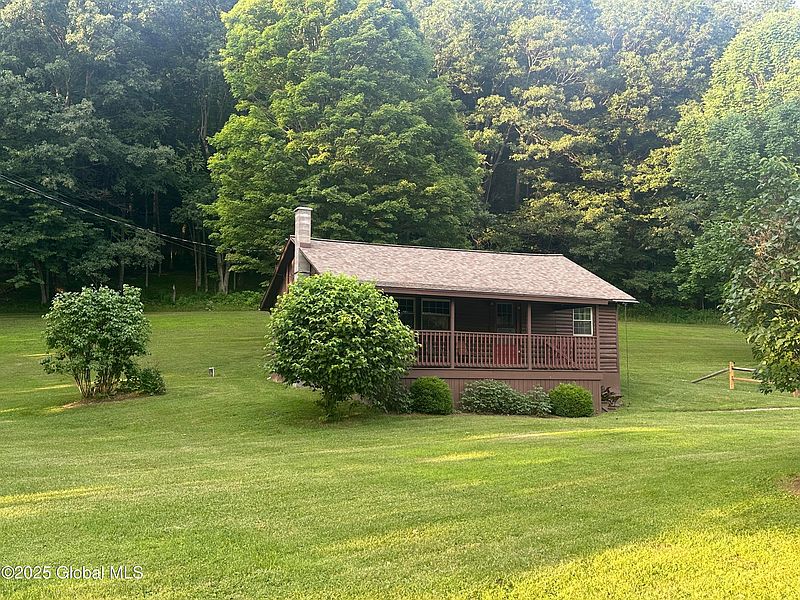 3rd image of 71 SE Hollow Road