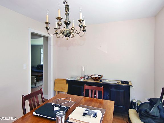 5th image of 42 Byram Terrace Dr
