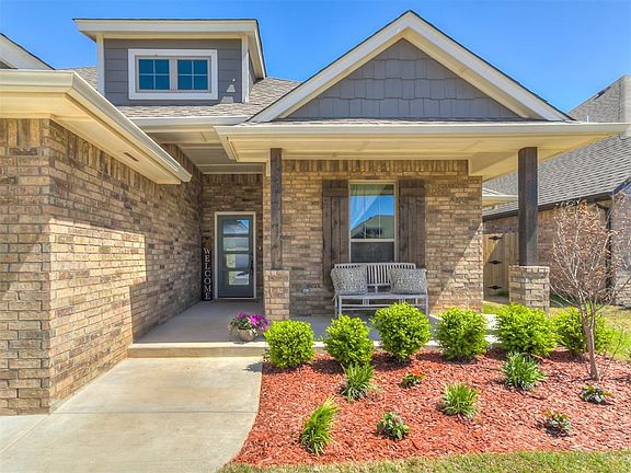 2nd image of 11824 Loren Brook Ln