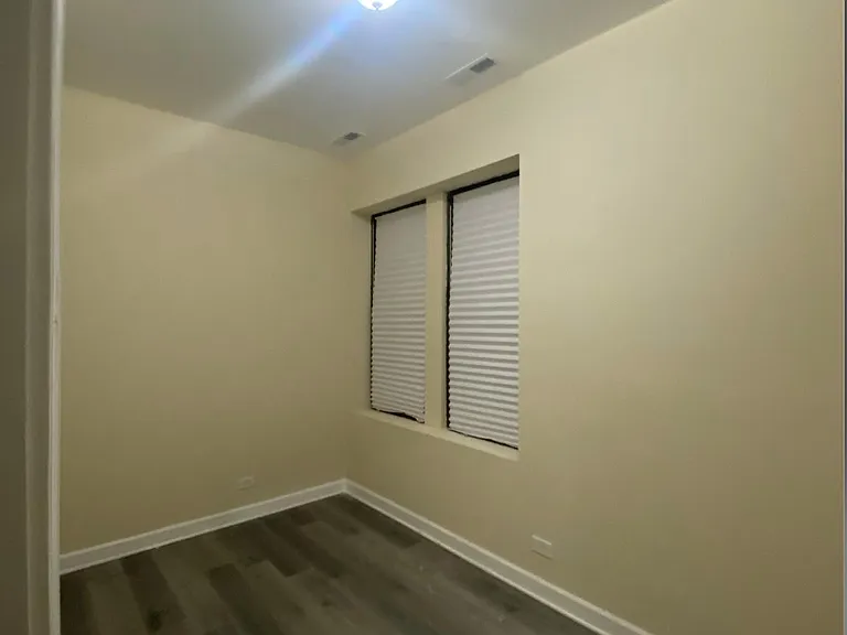1004 S Oakley Blvd #1F — Photo 10