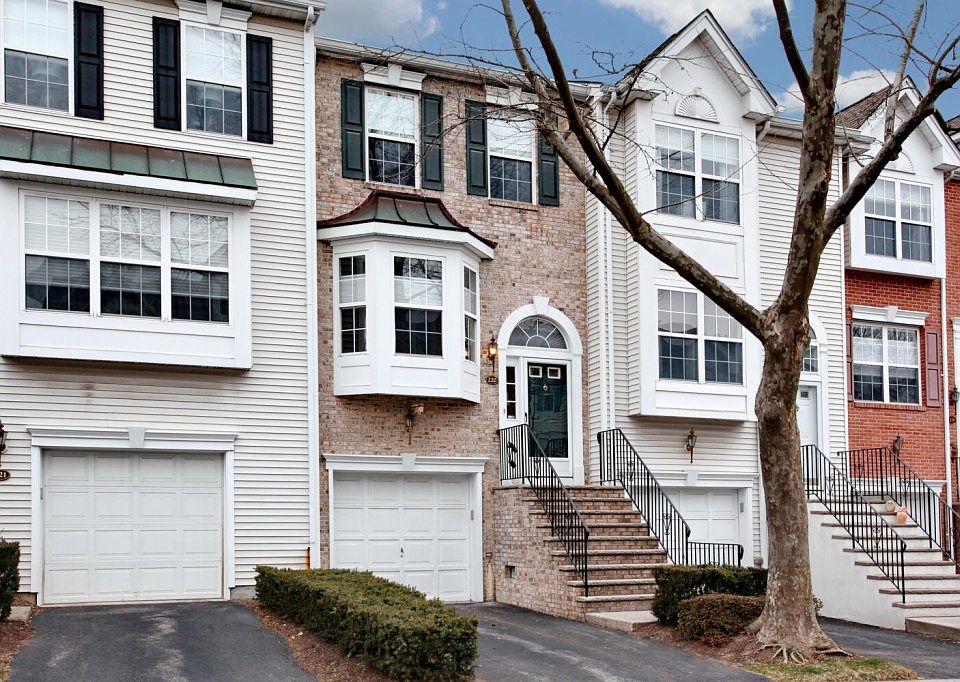 1st image of 220 Barringer Dr