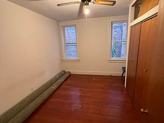 2nd image of 15 N Lee St Floor 1