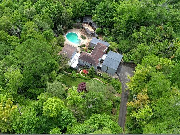 3rd image of 30850 Park Ln
