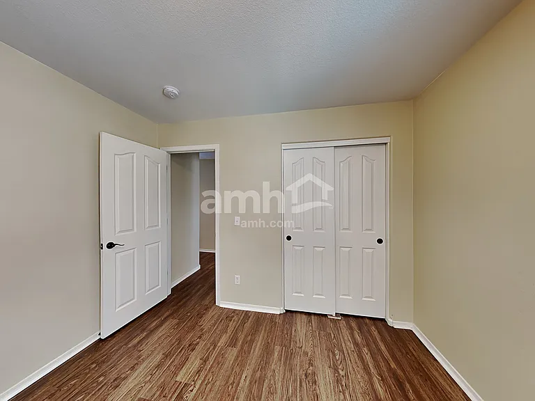 18526 W Valerie Dr — Photo 17