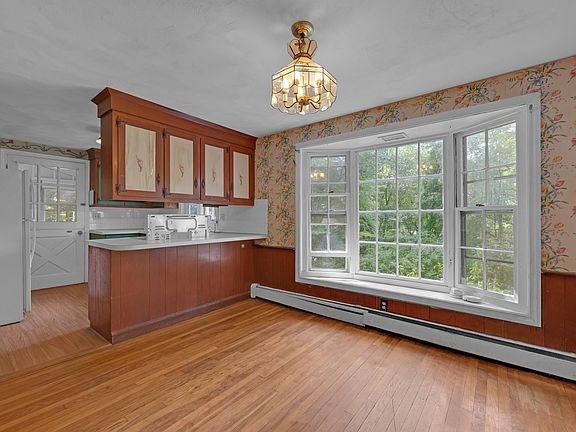5th image of 21 Wells Park Rd