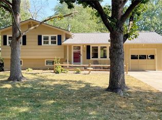 7123 Goddard St, Shawnee, KS 66203