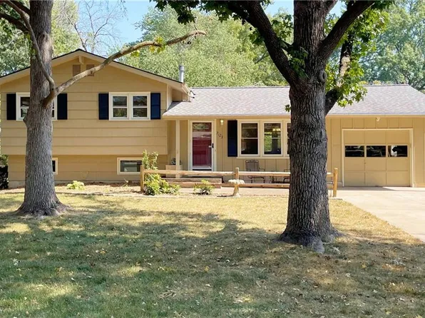 7123 Goddard St, Shawnee, KS 66203