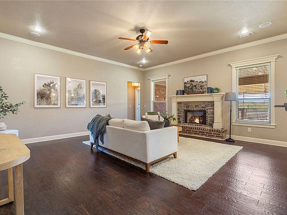 5th image of 4804 Lakewood Dr