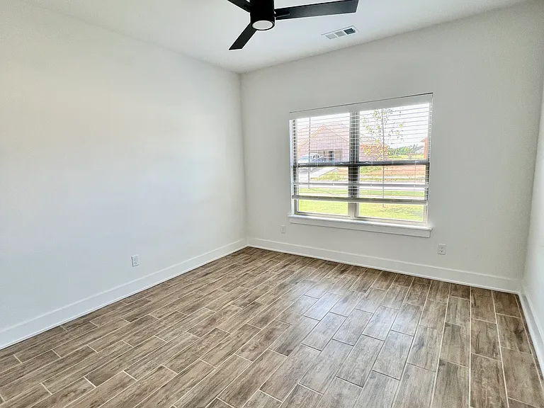 146 N Banner Ave — Photo 14