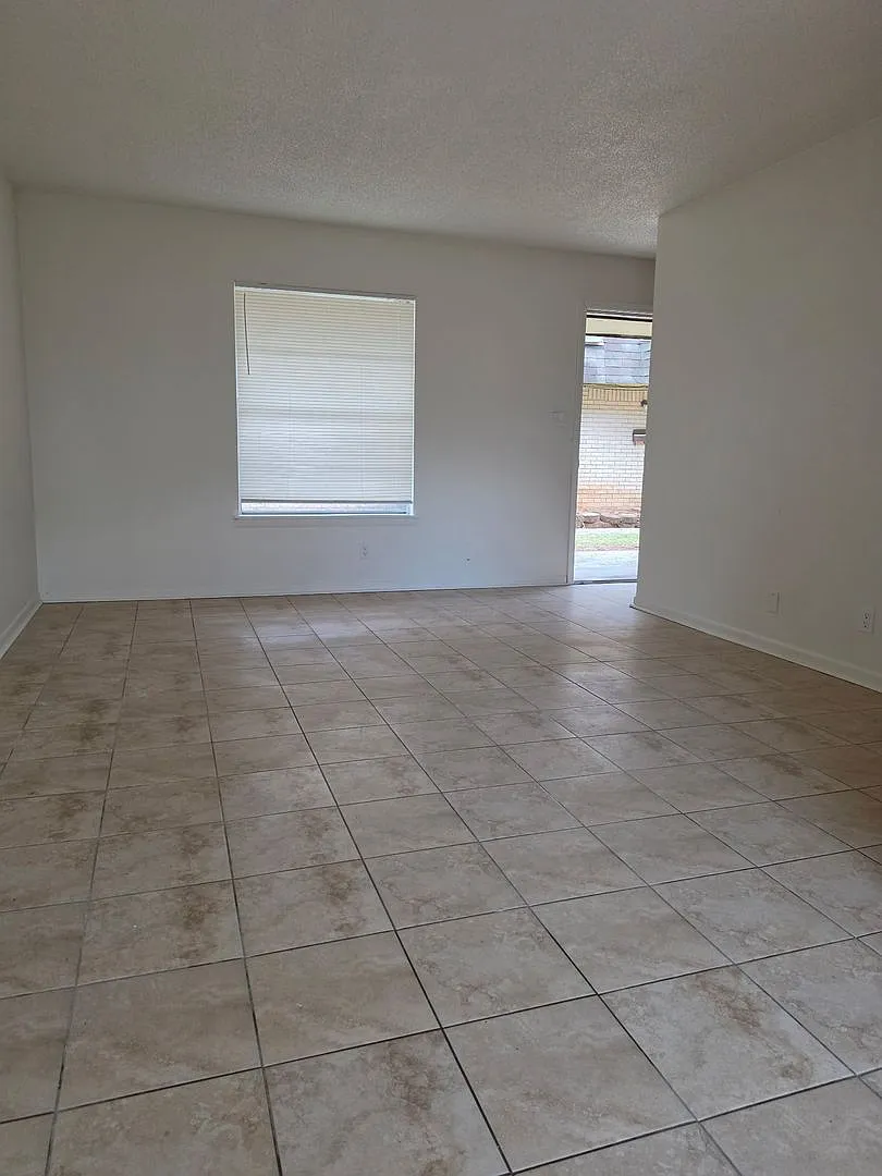 3rd Street Apartments — Photo 3