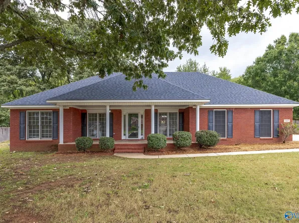 140 Pineforest Ln, Huntsville, AL 35811