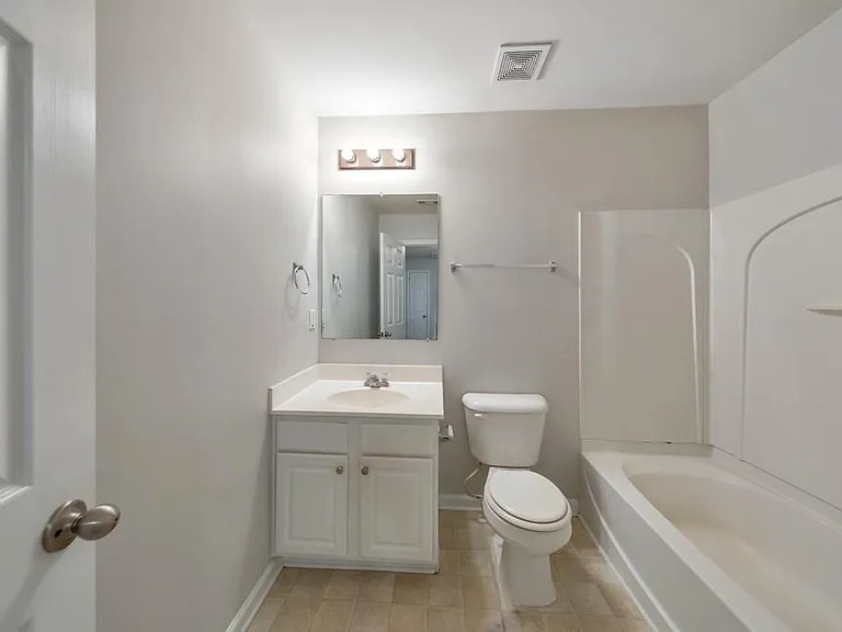 2830 Mayfair Dr — Photo 23