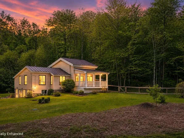 11 Lamore Road, Essex, VT 05452
